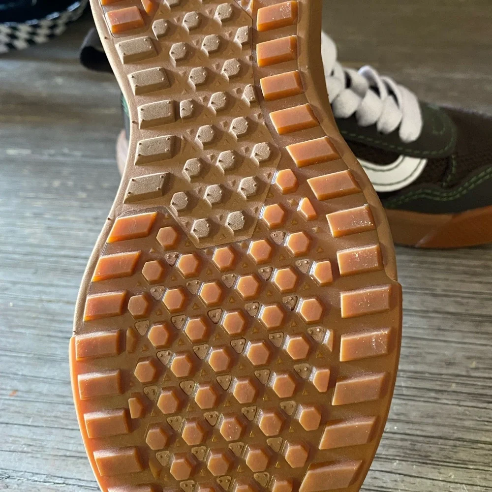 Vans Kids' Old Skool Green White Sneakers size 10. NWOT or box. - Picture 3 of 4